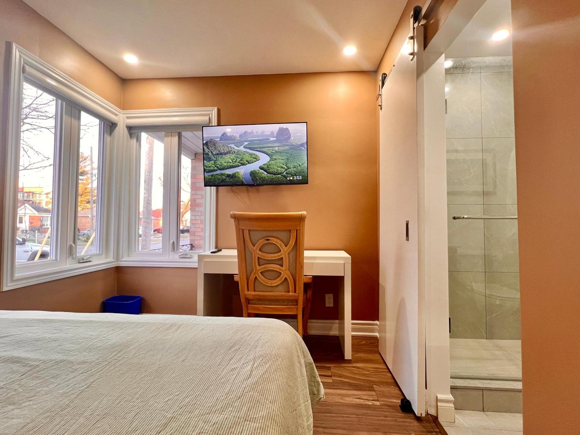 Upgraded Rooms With Bath 7-Min To Subway Near Downsview Rogers Stadium Торонто Екстер'єр фото
