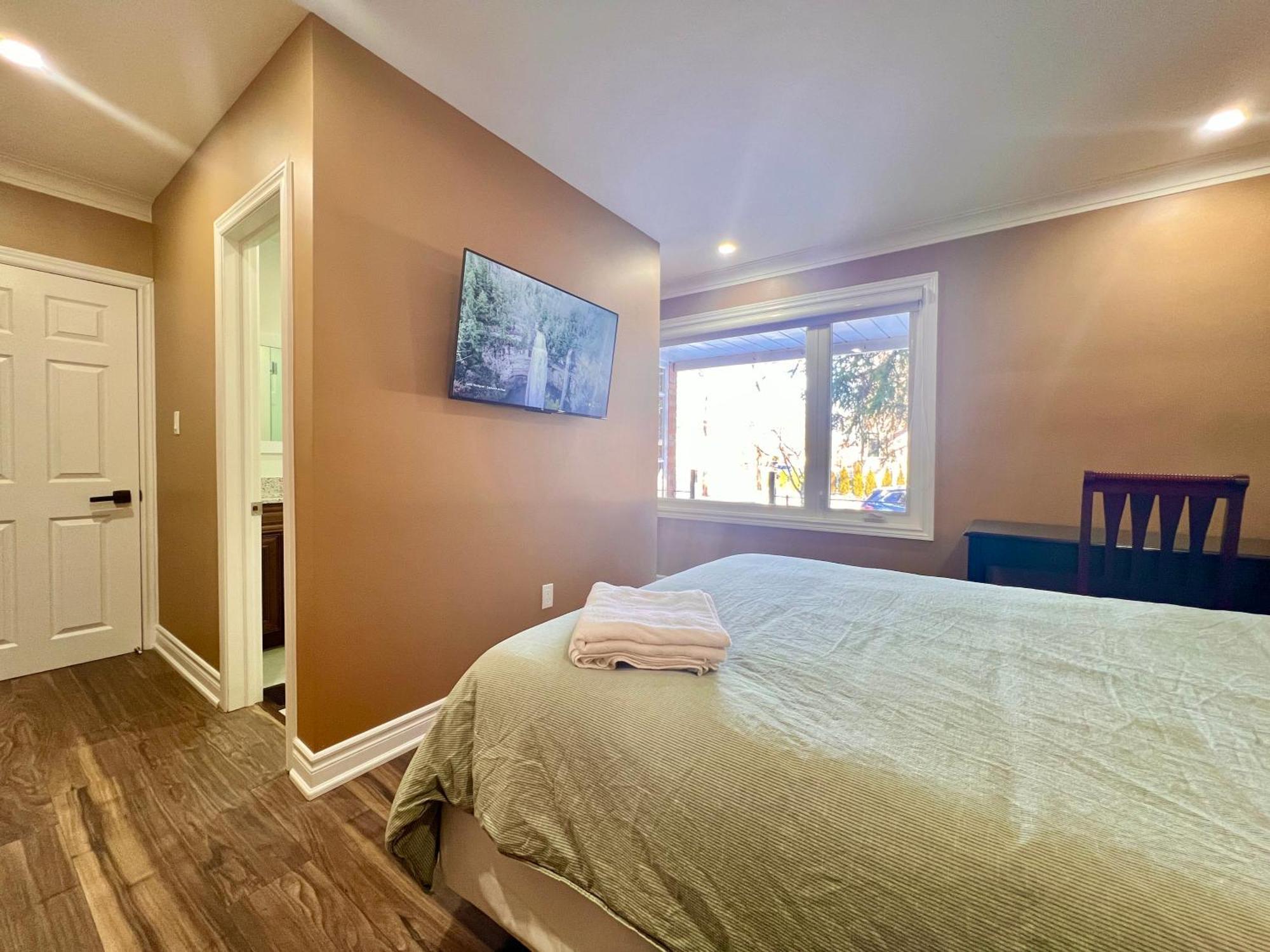 Upgraded Rooms With Bath 7-Min To Subway Near Downsview Rogers Stadium Торонто Екстер'єр фото