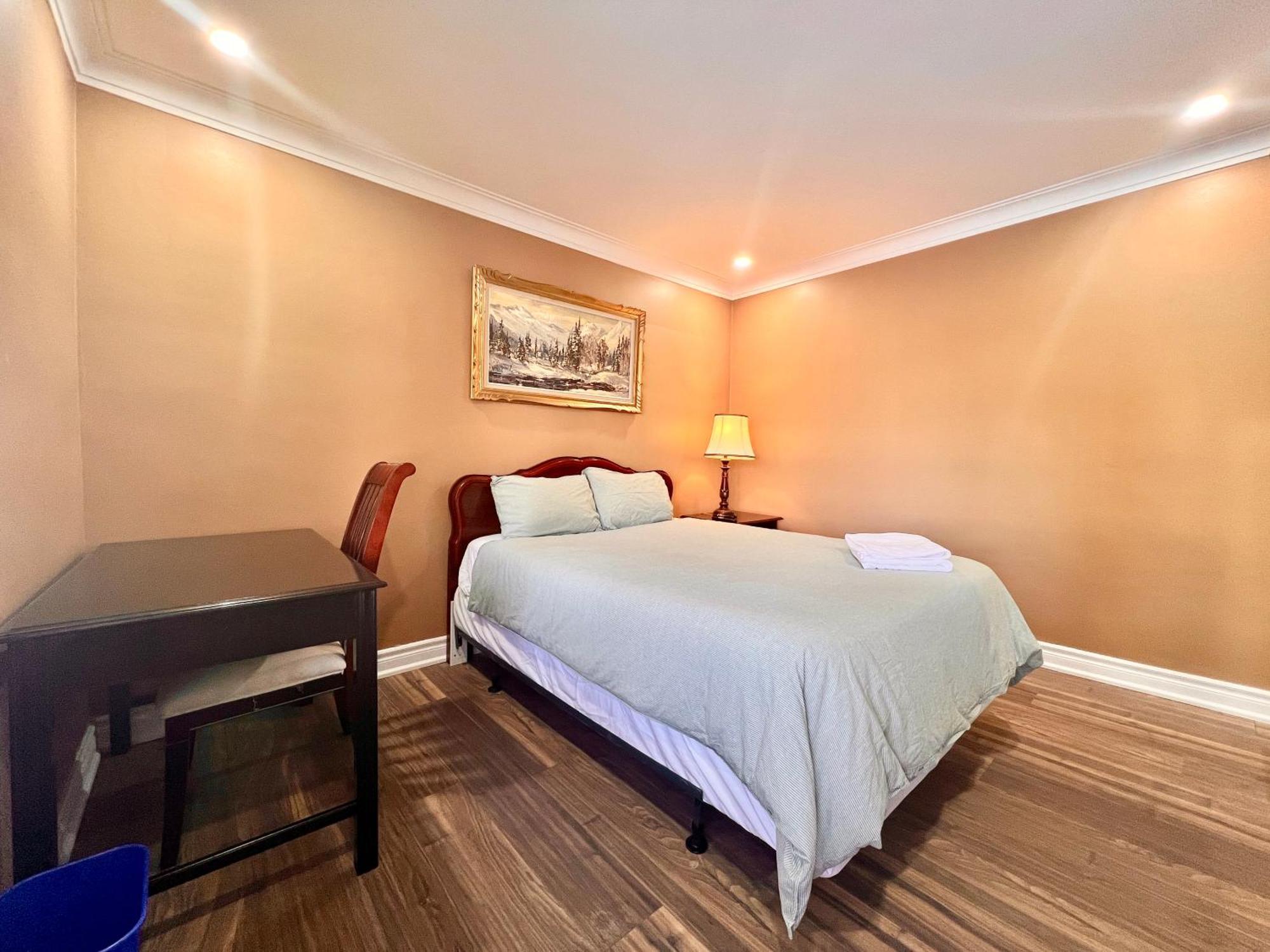 Upgraded Rooms With Bath 7-Min To Subway Near Downsview Rogers Stadium Торонто Екстер'єр фото